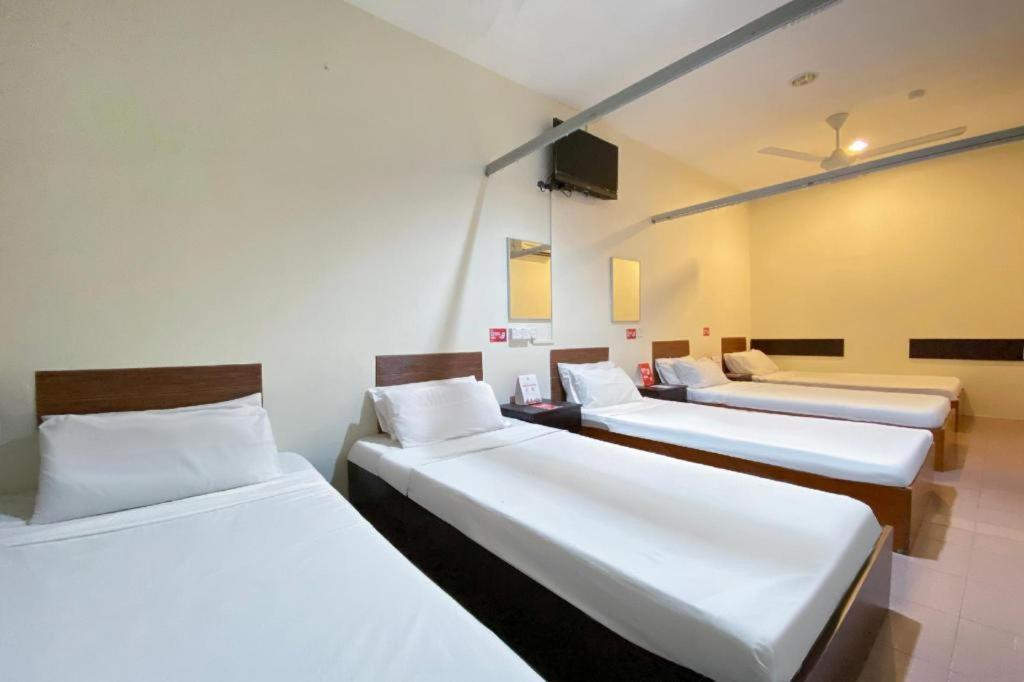 Spot On 89907 Motel Impian Seri Manjung Exterior photo