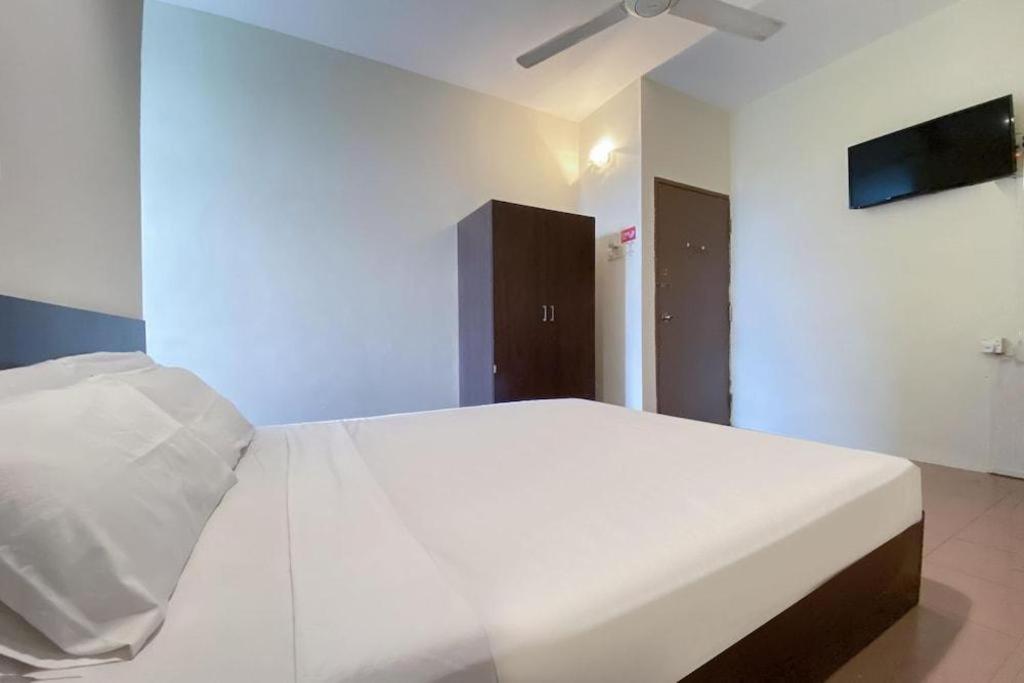 Spot On 89907 Motel Impian Seri Manjung Exterior photo
